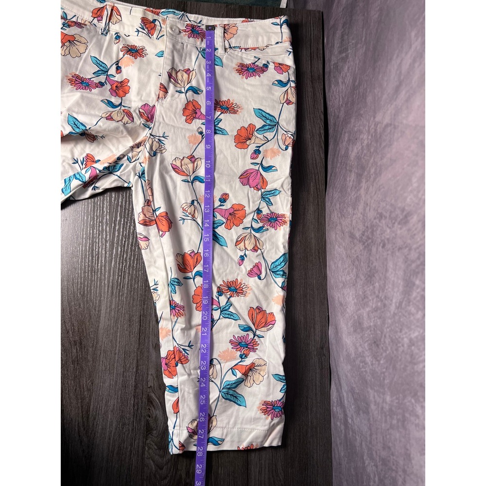St. John's Bay Vibrant Floral Capris Blue Red White Retro Pattern Size 10 - Picture 4 of 6